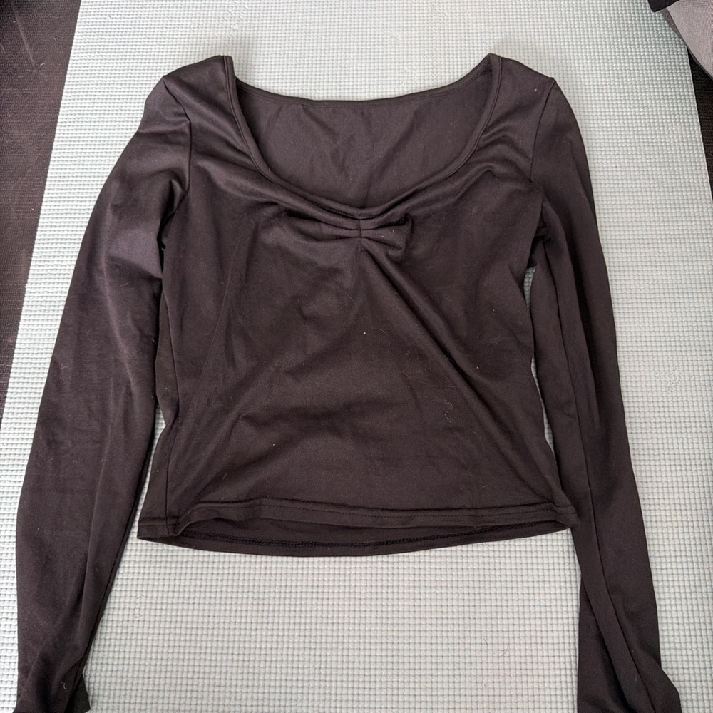 Women's Long-Sleeve Scoop Neck Top - Black